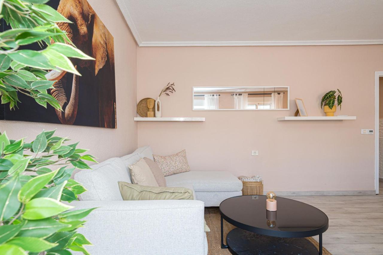 Casa Terra: Apartment 50 Meters From The Beach 또레비에하 외부 사진