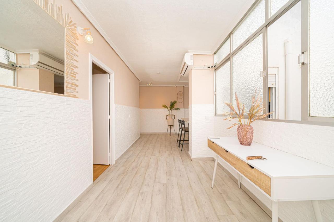 Casa Terra: Apartment 50 Meters From The Beach 또레비에하 외부 사진