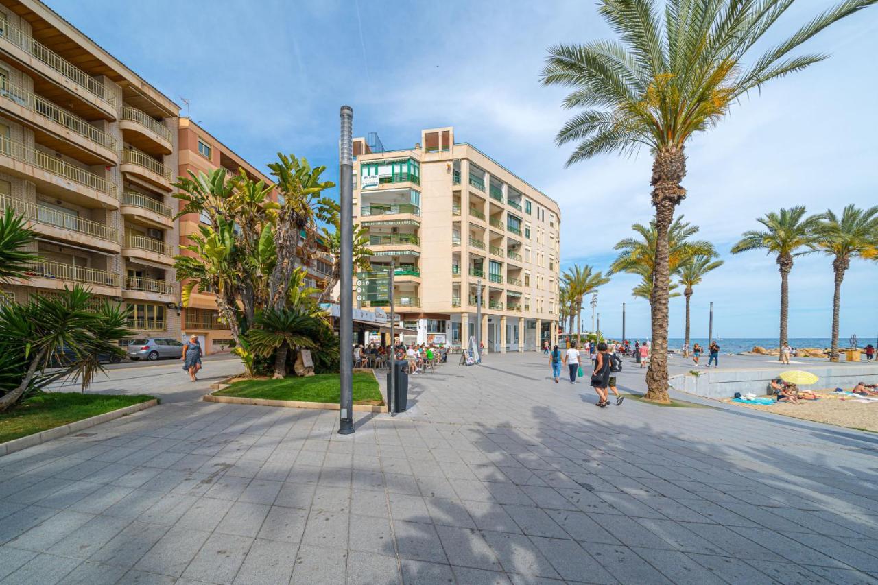 Casa Terra: Apartment 50 Meters From The Beach 또레비에하 외부 사진